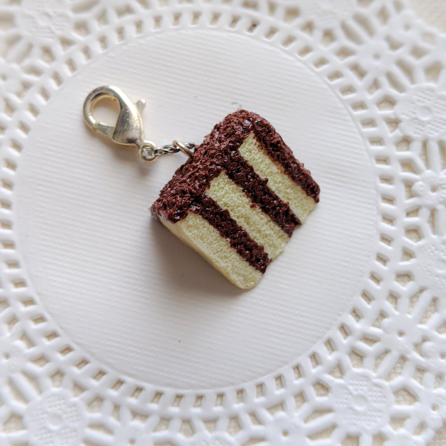 Vanilla Cake with Chocolate Icing